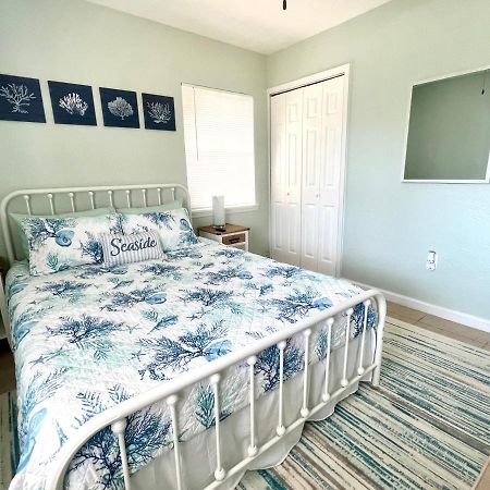 Beach Bungalow In Downtown Cocoa Beach Villa Kültér fotó