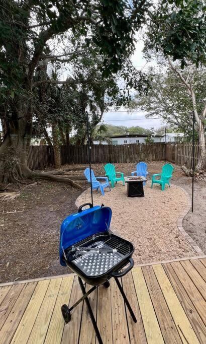 Beach Bungalow In Downtown Cocoa Beach Villa Kültér fotó